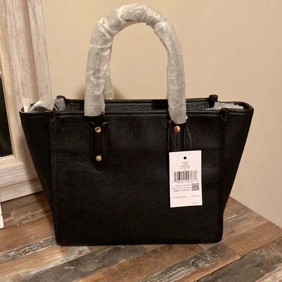 NWT Kate Spade Ella Small Black Pebbled Leather White Logo Crossbody Handbag - Picture 2 of 9